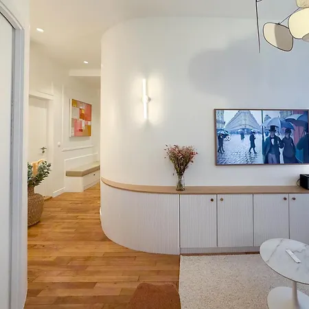 Montmartre Chic Luxury 3br 8pax Clim Apartment