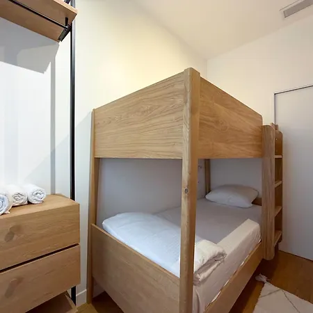 Montmartre Chic Luxury 3br 8pax Clim Apartment *